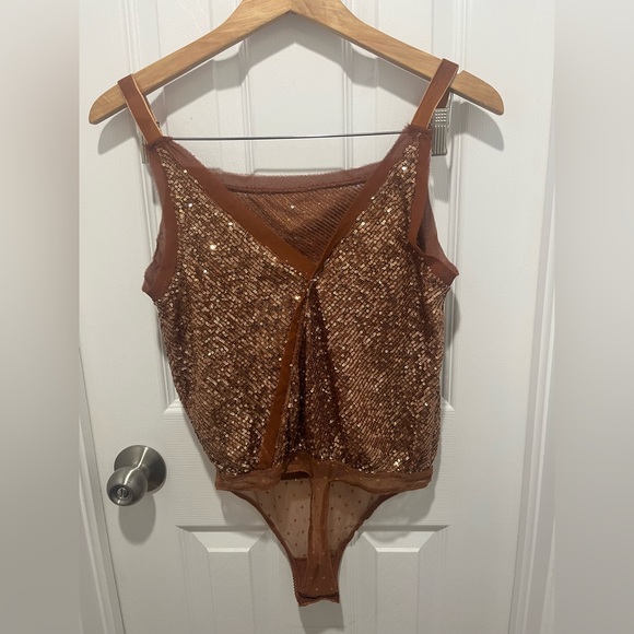 BNWOT FREE PEOPLE SHIMMER AND SHINE SEQUIN BODYSUIT SMALL - Picture 6 of 7